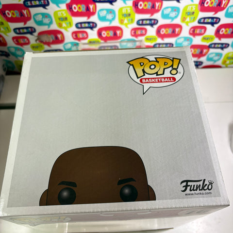 BOX FLAWS VIEW PHOTOS Michael Jordan JUMBO Funko Pop 76 EXCLUSIVE Sports Basketball (20.5 Cm L × 22.5 Cm W × 32.5 Cm H)