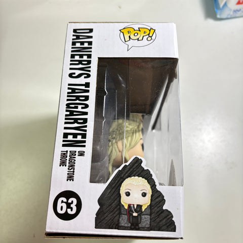 Game of Thrones - Daenerys Targaryen on Dragonstone Throne  Funko Pop 63 (20.5 Cm L × 8.9 Cm W × 15.9 Cm H)