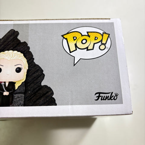 Game of Thrones - Daenerys Targaryen on Dragonstone Throne  Funko Pop 63 (20.5 Cm L × 8.9 Cm W × 15.9 Cm H)