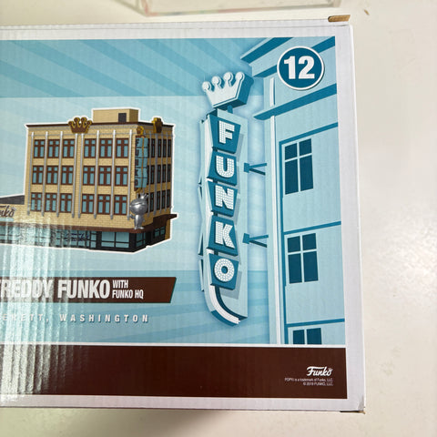 BOX FLAWS VIEW PHOTOS Freddy Funko with Funko HQ Funko Pop Vinyl Figure 12 (20.5 Cm L × 8.9 Cm W × 15.9 Cm H)