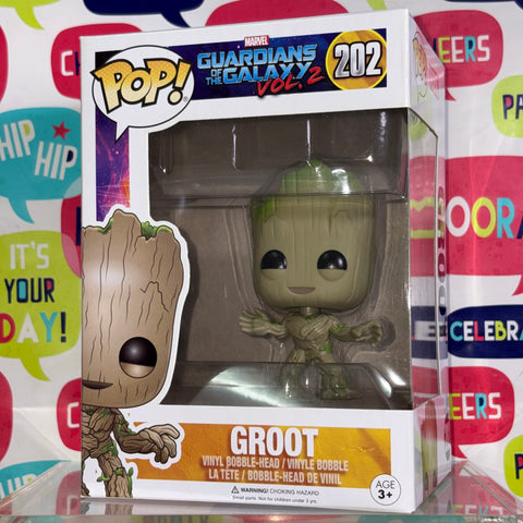 Groot - Guardians of the Galaxy Marvel Funko Pop 202 Vinyl Figure (11.4 Cm L × 8.9 Cm W × 15.9 Cm H)