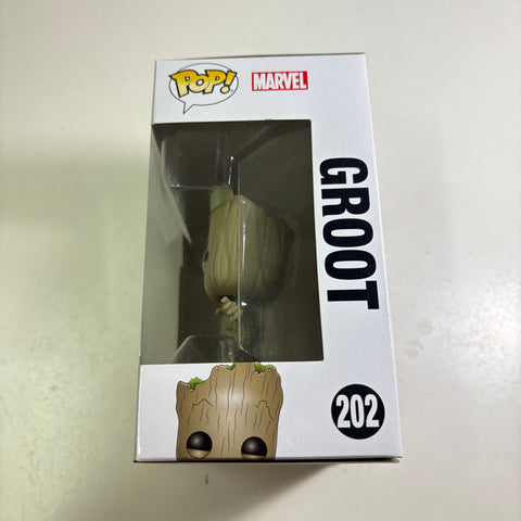 Groot - Guardians of the Galaxy Marvel Funko Pop 202 Vinyl Figure (11.4 Cm L × 8.9 Cm W × 15.9 Cm H)