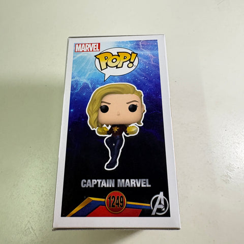 Captain Marvel - Funko Pop 1249 Vinyl Figure (11.4 Cm L × 8.9 Cm W × 15.9 Cm H)