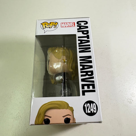 Captain Marvel - Funko Pop 1249 Vinyl Figure (11.4 Cm L × 8.9 Cm W × 15.9 Cm H)