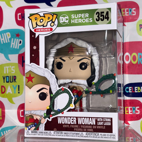 Wonder Woman (Holiday) - DC Funko Pop 354 Vinyl Figure (11.4 Cm L × 8.9 Cm W × 15.9 Cm H)