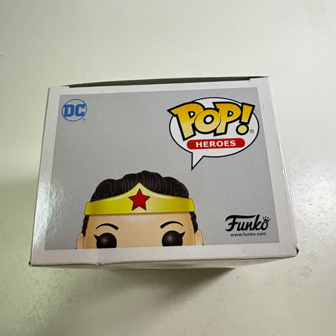 Wonder Woman - DC Funko Pop 242 Vinyl Figure (11.4 Cm L × 8.9 Cm W × 15.9 Cm H)