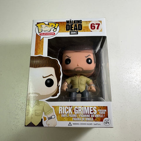 BOX FLAWS VIEW PHOTOS Rick Grimes Prison Yard - The Walking Dead Funko Pop 67 Vinyl Figure  (11.4 Cm L × 8.9 Cm W × 15.9 Cm H)