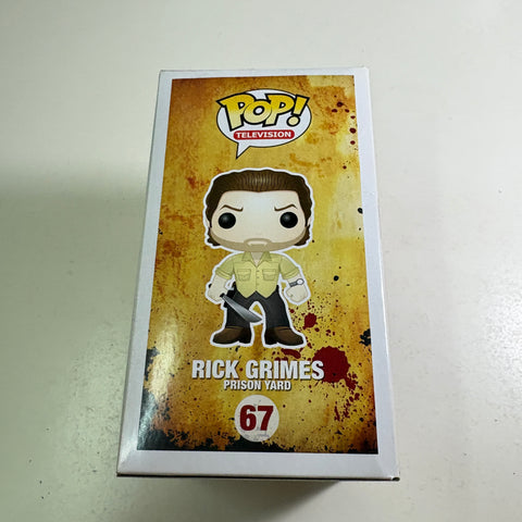 BOX FLAWS VIEW PHOTOS Rick Grimes Prison Yard - The Walking Dead Funko Pop 67 Vinyl Figure  (11.4 Cm L × 8.9 Cm W × 15.9 Cm H)