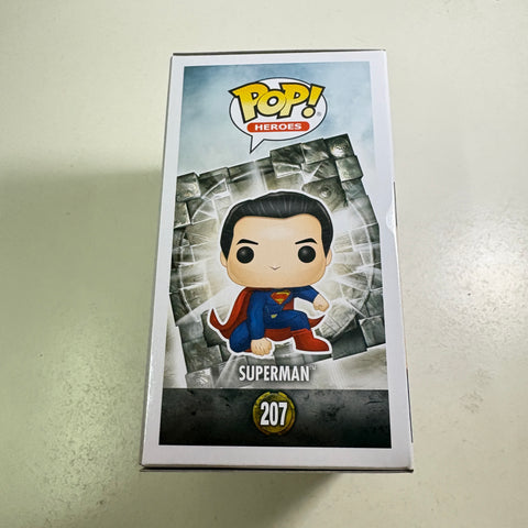Superman (Justice League) - DC Funko Pop 207 Vinyl Figure (11.4 Cm L × 8.9 Cm W × 15.9 Cm H)