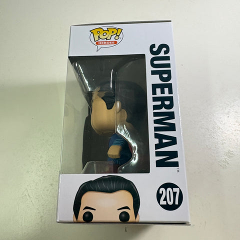 Superman (Justice League) - DC Funko Pop 207 Vinyl Figure (11.4 Cm L × 8.9 Cm W × 15.9 Cm H)