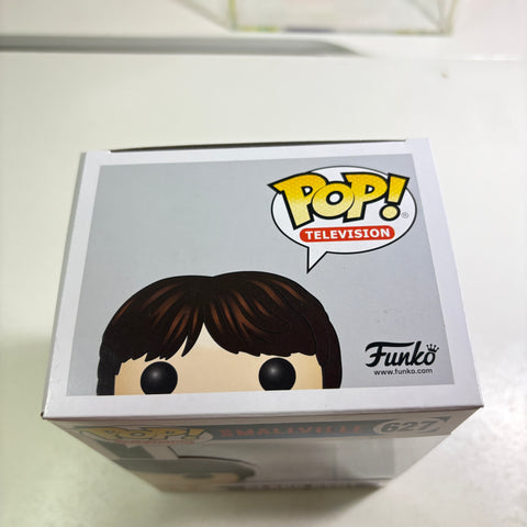 Clark Kent - Smallville DC Funko Pop 627 Vinyl Figure (11.4 Cm L × 8.9 Cm W × 15.9 Cm H)