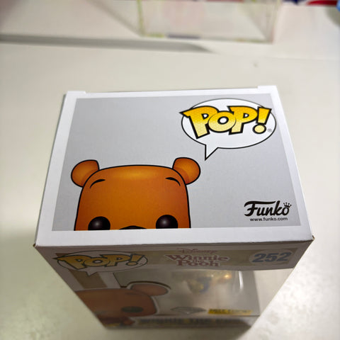 Winnie The Pooh (Diamond Exclusive) - Disney Funko Pop Exclusive (11.4 Cm L × 8.9 Cm W × 15.9 Cm H)