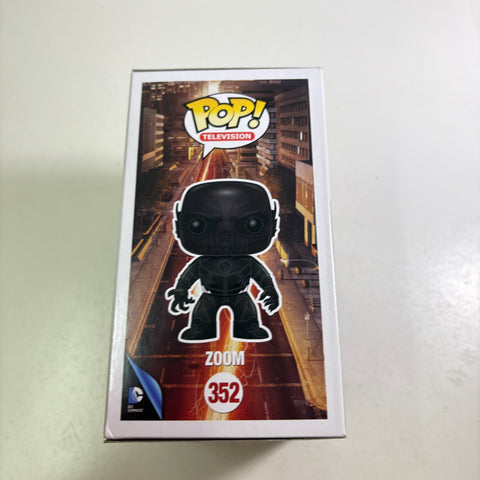 BOX FLAWS VIEW PHOTOS Zoom - Flash DC Funko Pop 352 Vinyl Figure (11.4 Cm L × 8.9 Cm W × 15.9 Cm H)