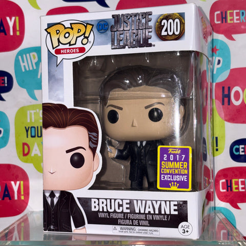 Bruce Wayne Justice League - DC Funko Pop 200 Vinyl Figure (11.4 Cm L × 8.9 Cm W × 15.9 Cm H)