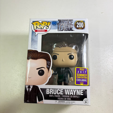 Bruce Wayne Justice League - DC Funko Pop 200 Vinyl Figure (11.4 Cm L × 8.9 Cm W × 15.9 Cm H)
