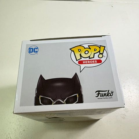 Batman Justice League - DC Funko Pop 204 Vinyl Figure (11.4 Cm L × 8.9 Cm W × 15.9 Cm H)