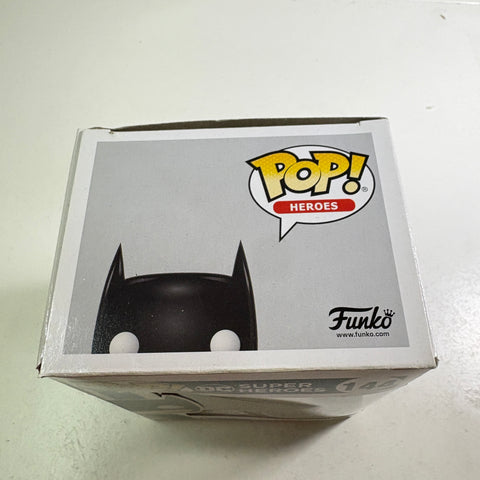 Batman - DC Funko Pop 144 Vinyl Figure (11.4 Cm L × 8.9 Cm W × 15.9 Cm H)