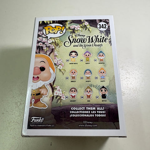 Sneezy - Snow White and the Seven Dwarves Disney Funko Pop 342 Vinyl Figure (11.4 Cm L × 8.9 Cm W × 15.9 Cm H)
