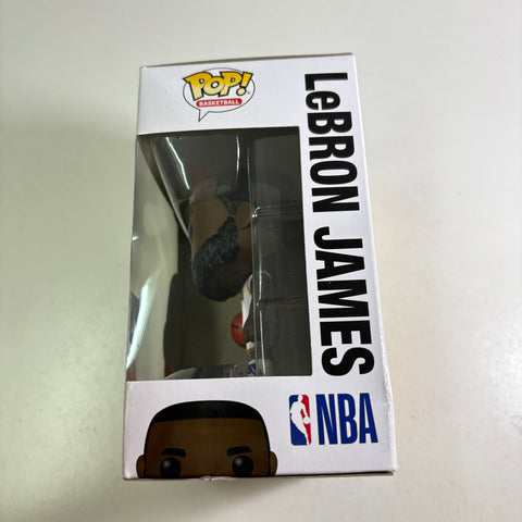 Lebron James - Funko Pop 90 Vinyl Figure (11.4 Cm L × 8.9 Cm W × 15.9 Cm H)