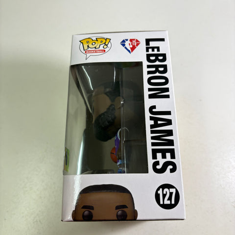 Lebron James - Funko Pop 127 Vinyl Figure (11.4 Cm L × 8.9 Cm W × 15.9 Cm H)