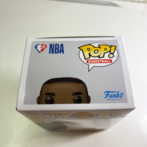 Lebron James - Funko Pop 127 Vinyl Figure (11.4 Cm L × 8.9 Cm W × 15.9 Cm H)