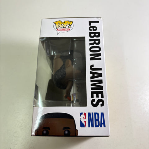 BOX FLAW VIEW PHOTOS Lebron James - Funko Pop 52 Vinyl Figure (11.4 Cm L × 8.9 Cm W × 15.9 Cm H)
