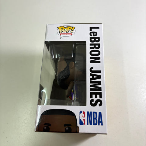 Lebron James - Funko Pop 66 Vinyl Figure (11.4 Cm L × 8.9 Cm W × 15.9 Cm H)
