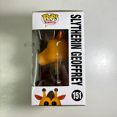 BOX FLAWS VIEW PHOTOS Geoffrey as Slytherin Funko Pop 151 Vinyl Figure Exclusive