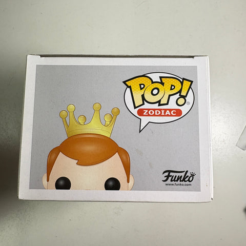 BOX FLAWS VIEW PHOTOS Freddy Funko Libra Funko Pop 04 Vinyl Figure Exclusive (Copy)