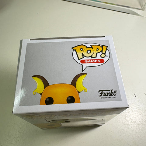 Raichu - Pokemon Funko Pop 645 Vinyl Figure (11.4 Cm L × 8.9 Cm W × 15.9 Cm H)