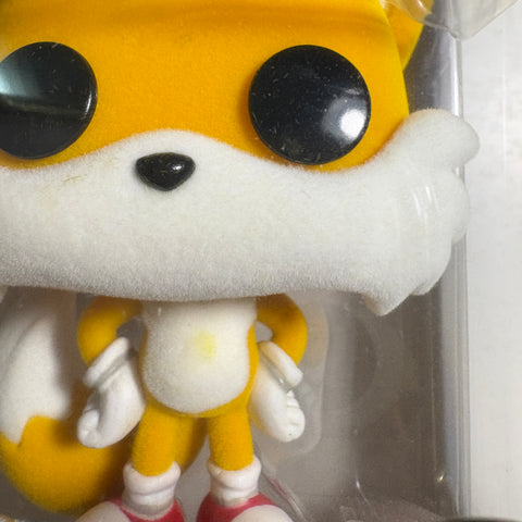 PAINT FLAWS VIEW PHOTOS Tails FLOCKED - Sonic The Hedgehog Funko Pop 641 Vinyl Figure (11.4 Cm L × 8.9 Cm W × 15.9 Cm H)
