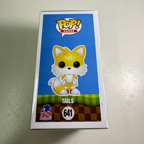 PAINT FLAWS VIEW PHOTOS Tails FLOCKED - Sonic The Hedgehog Funko Pop 641 Vinyl Figure (11.4 Cm L × 8.9 Cm W × 15.9 Cm H)