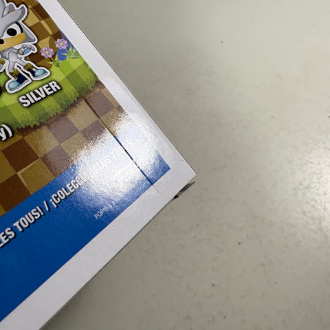 PAINT FLAWS VIEW PHOTOS Tails FLOCKED - Sonic The Hedgehog Funko Pop 641 Vinyl Figure (11.4 Cm L × 8.9 Cm W × 15.9 Cm H)