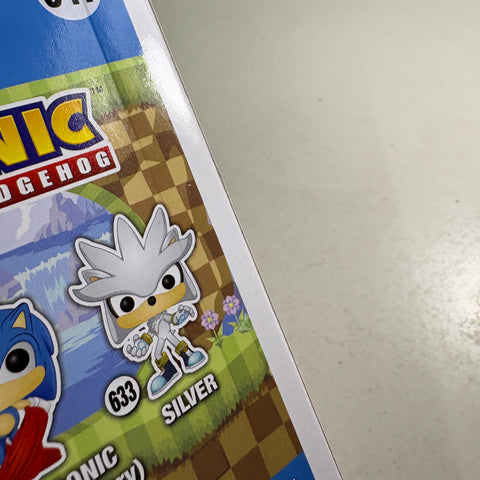 PAINT FLAWS VIEW PHOTOS Tails FLOCKED - Sonic The Hedgehog Funko Pop 641 Vinyl Figure (11.4 Cm L × 8.9 Cm W × 15.9 Cm H)