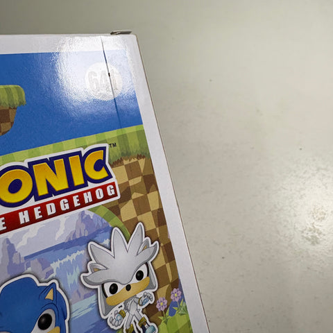 PAINT FLAWS VIEW PHOTOS Tails FLOCKED - Sonic The Hedgehog Funko Pop 641 Vinyl Figure (11.4 Cm L × 8.9 Cm W × 15.9 Cm H)