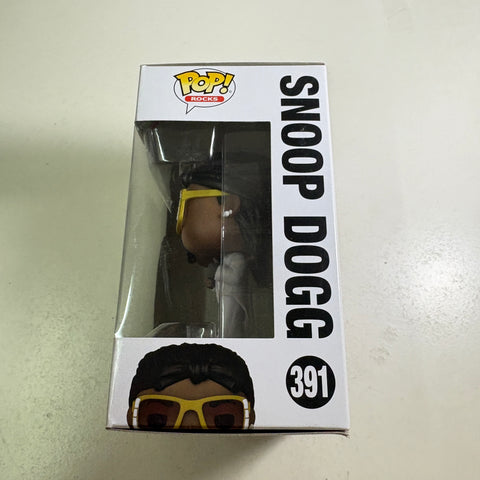 BOX FLAWS VIEW PHOTOS - Snoop Dogg Funko Pop 391 Vinyl Figure (11.4 Cm L × 8.9 Cm W × 15.9 Cm H)