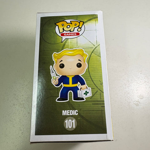 BOX FLAWS VIEW PHOTOS Medic - Fallout Funko Pop 101 Vinyl Figure Exclusive (11.4 Cm L × 8.9 Cm W × 15.9 Cm H)