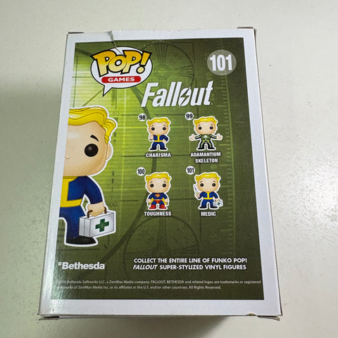 BOX FLAWS VIEW PHOTOS Medic - Fallout Funko Pop 101 Vinyl Figure Exclusive (11.4 Cm L × 8.9 Cm W × 15.9 Cm H)
