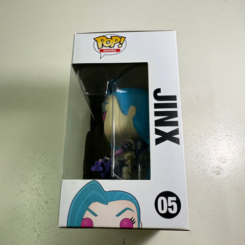 BOX FLAWS VIEW PHOTOS Jinx - League of Legends Funko Pop 05  (11.4 Cm L × 8.9 Cm W × 15.9 Cm H)