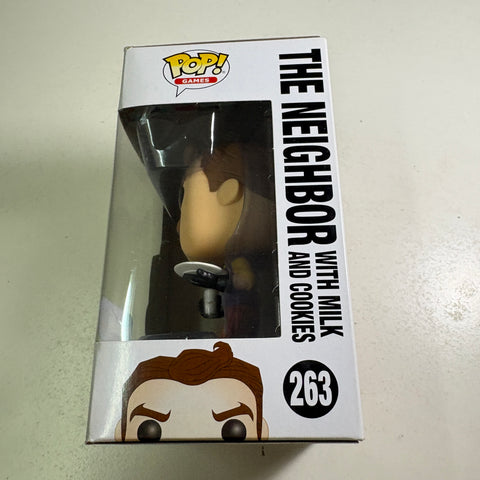 BOX FLAWS VEW PHOTOS The Neighbour with Milk and Cookies - Hello Neighbour Funko Pop 263 (11.4 Cm L × 8.9 Cm W × 15.9 Cm H)